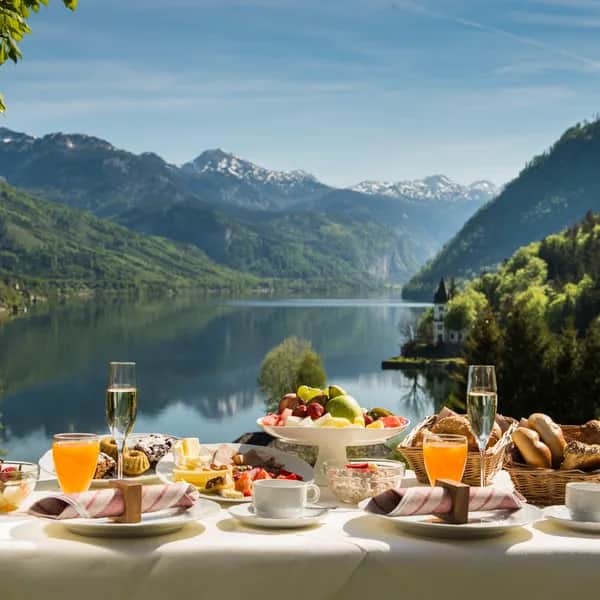 FRÜHSTÜCK IM GASTHAUS SEEBLICK